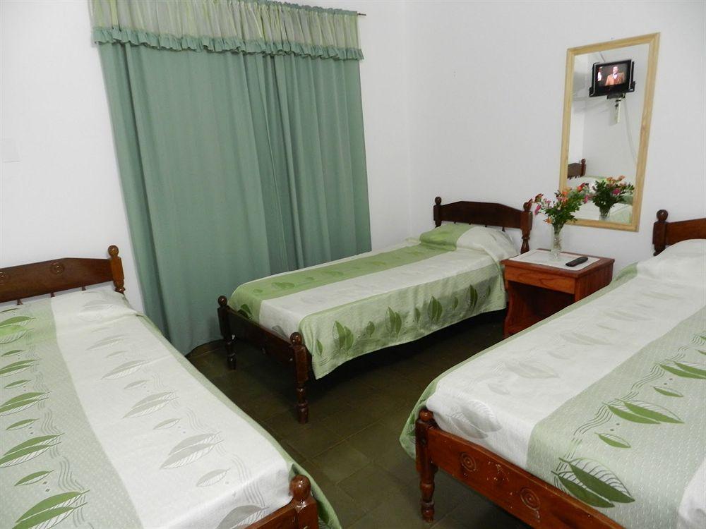 Hotel Colon Posadas Esterno foto
